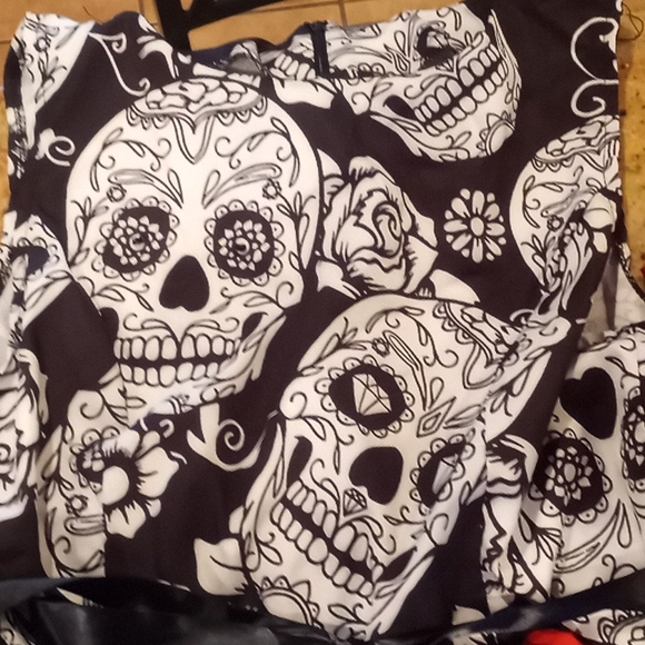 Halloween Day Of The Dead 🦇 And Christmas  Assorted Dress 👗 Lot - Picture 5 of 11